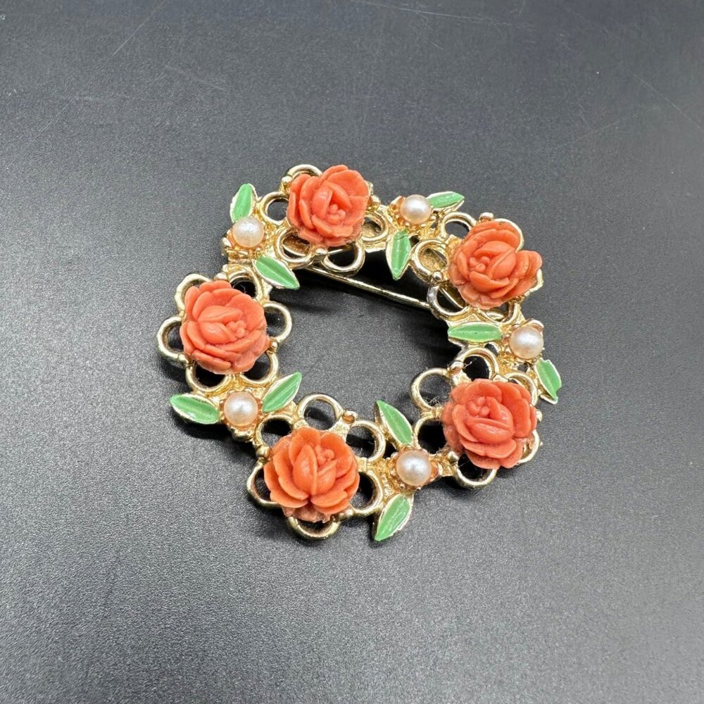 Vintage Floral Brooch Pin Peach Coral Roses Faux Pearls Gold Tone Cottage Wreath